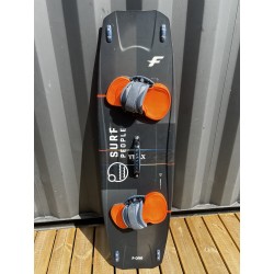 Używana Deska do kitesurfingu F-ONE Trax Carbon 136 cm kod produktu TRAX-C-136