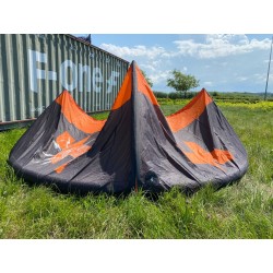 Używany Latawiec kitesurfingowy F-ONE Bandit S4 9m Czarny