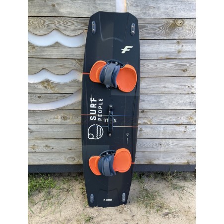 Używana Deska do kitesurfingu F-ONE Trax Carbon 136 cm TRAX-C-136