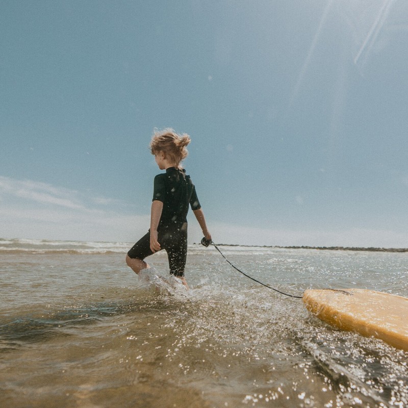 Dziecięca krótka pianka neoprenowa MANERA Todler BZ 1.5 mm Czarna 22261-2100