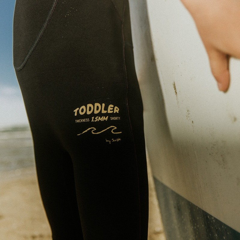 Dziecięca krótka pianka neoprenowa MANERA Todler BZ 1.5 mm Czarna 22261-2100