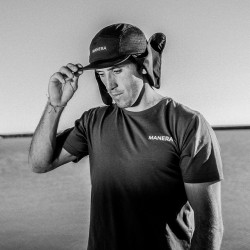 Czapka UV z daszkiem i ochroną szyi MANERA Desert Watercap Czarna 22266-0500