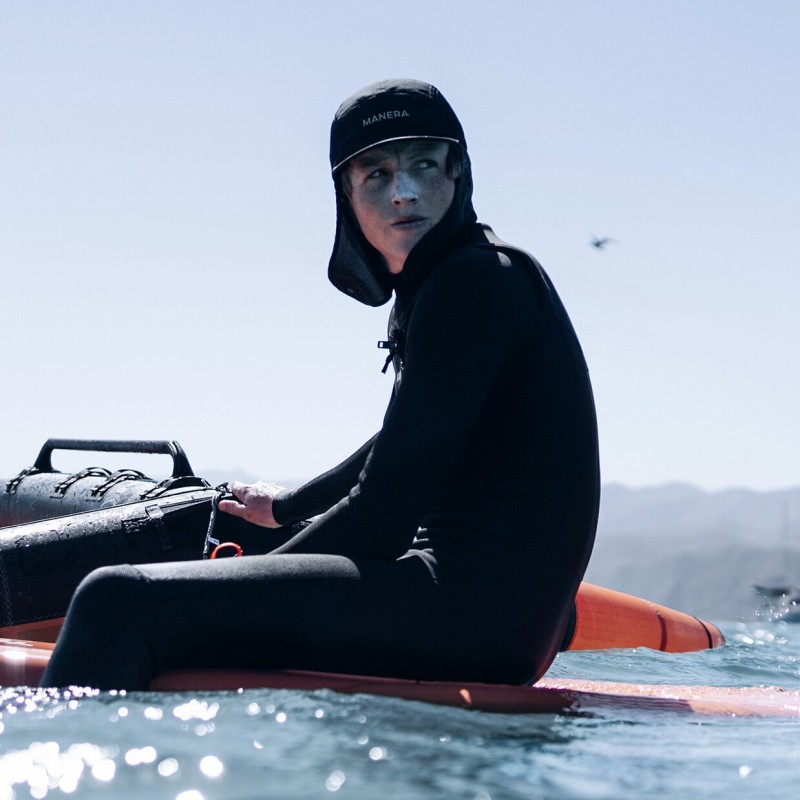 Czapka UV z daszkiem i ochroną szyi MANERA Desert Watercap Czarna 22266-0500