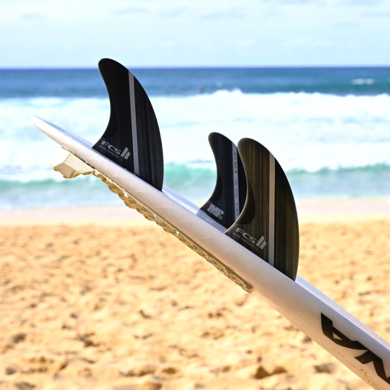 Finy surfingowe FCS II Mick Fanning Glass Fibre Fusion Tri Retail Fins Smoke. 
Kod produktu: FMFM-FF01-MD-TS-R