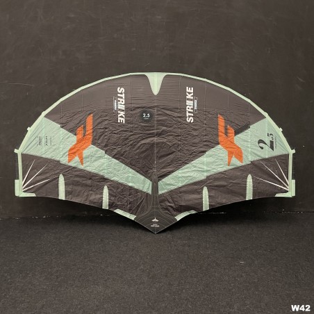 Używane skrzydło wing F-ONE Strike V3 2.5 m2 Czarne