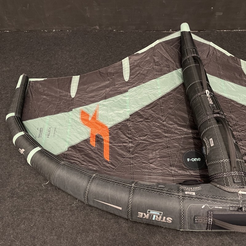 Używane skrzydło wing F-ONE Strike V3 2.5 m2 Czarne
