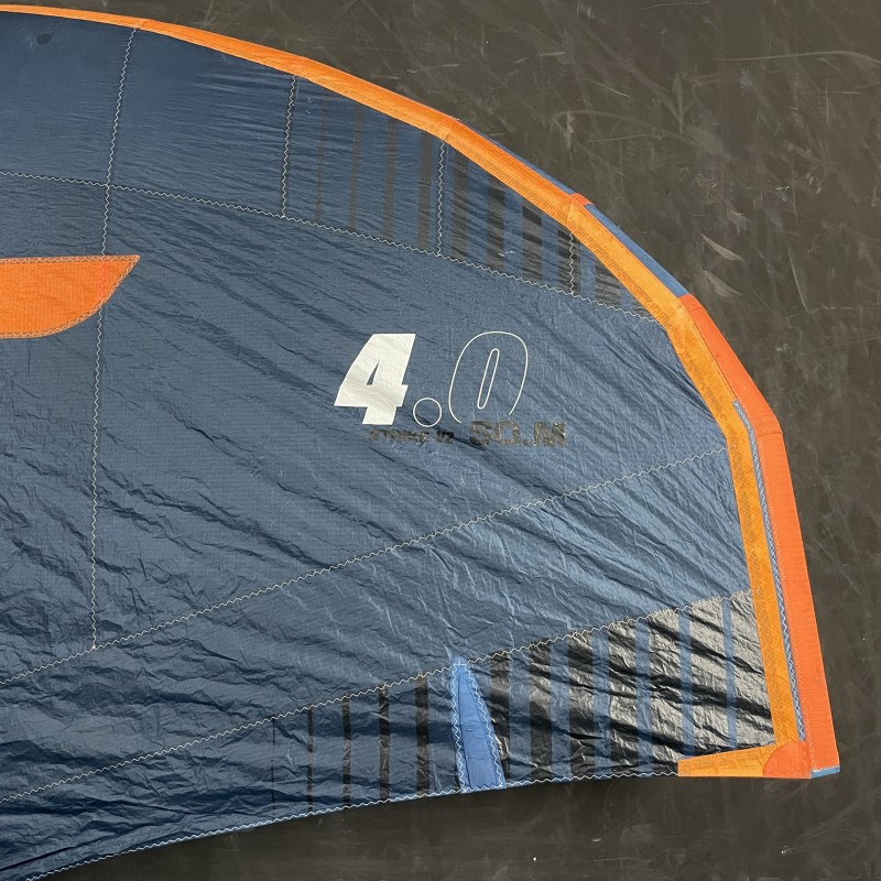 Używane skrzydło wing F-ONE Strike V2 4.0 m2 Granatowe