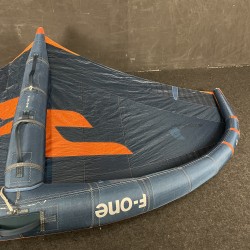 Używane skrzydło wing F-ONE Strike V2 4.0 m2 Granatowe