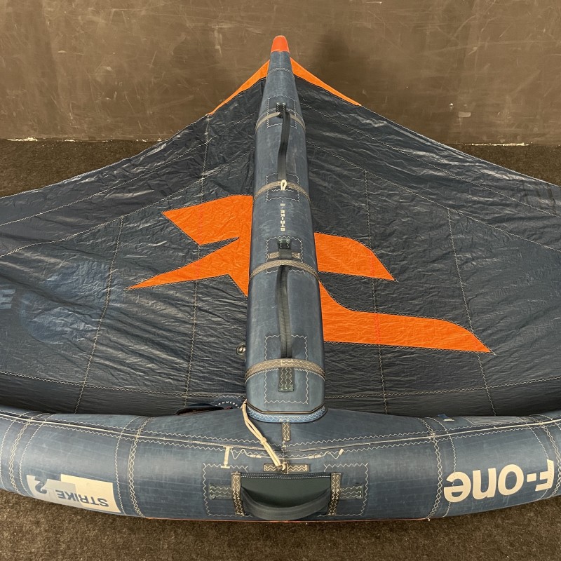 Używane skrzydło wing F-ONE Strike V2 4.0 m2 Granatowe