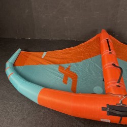 UŻYWANE SKRZYDŁO WINGFOIL F-ONE ORIGIN 5.0 m2 Niebiesko-Pomarańczowe PROTOTYP