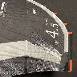 UŻYWANE SKRZYDŁO WINGFOIL F-ONE STRIKE V5 4.5 M2 CZARNE