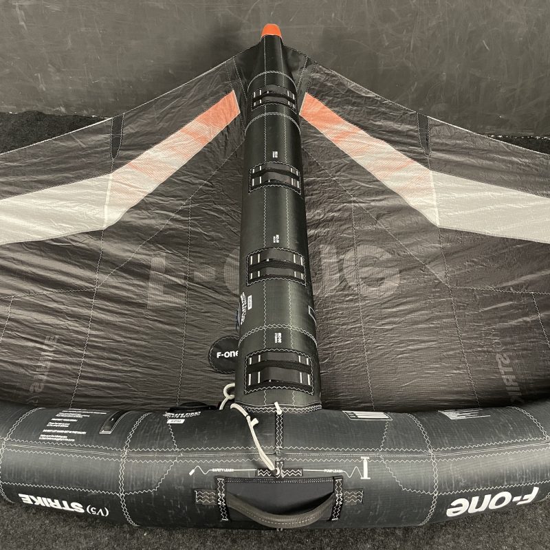 UŻYWANE SKRZYDŁO WINGFOIL F-ONE STRIKE V5 4.5 M2 CZARNE