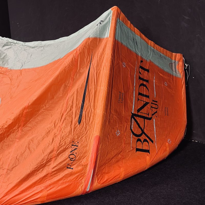 Używany Latawiec kitesurfingowy F-ONE Bandit XVI 10m2 Płomienny
