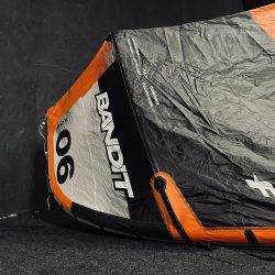 UŻYWANY LATAWIEC KITESURFINGOWY F-ONE BANDIT 17 TEC WHITE/ ONYX