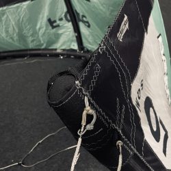 UŻYWANY LATAWIEC KITESURFINGOWY F-ONE BANDIT 17 TEC 7M2 BLACK/MINT