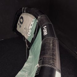 UŻYWANY LATAWIEC KITESURFINGOWY F-ONE BANDIT 17 TEC 7M2 BLACK/MINT
