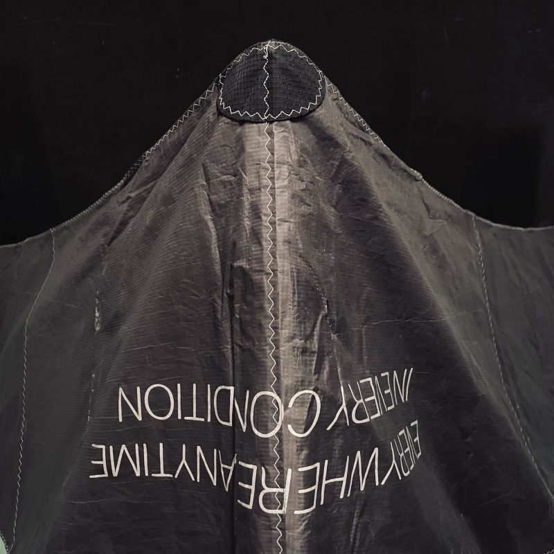 UŻYWANY LATAWIEC KITESURFINGOWY F-ONE BANDIT 17 TEC 7M2 BLACK/MINT