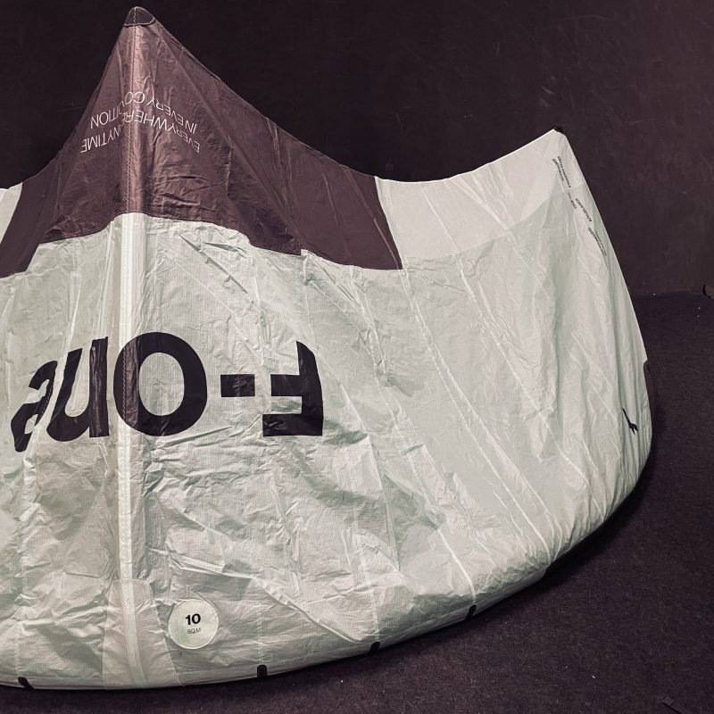 UŻYWANY LATAWIEC KITESURFINGOWY F-ONE BANDIT 17 TEC 7M2 BLACK/MINT