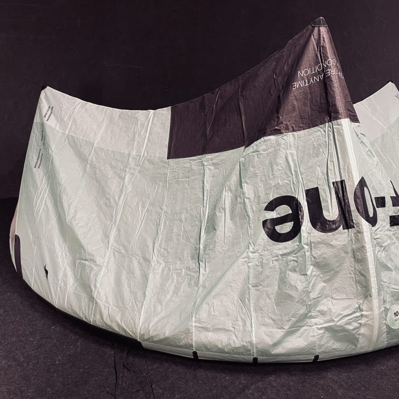 UŻYWANY LATAWIEC KITESURFINGOWY F-ONE BANDIT 17 TEC 7M2 BLACK/MINT