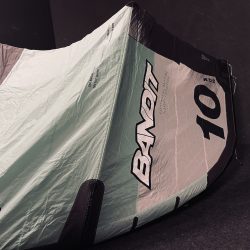 UŻYWANY LATAWIEC KITESURFINGOWY F-ONE BANDIT 17 TEC 7M2 BLACK/MINT