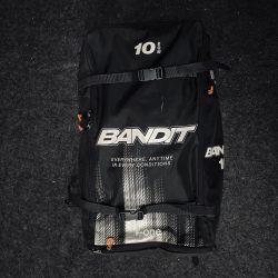 UŻYWANY LATAWIEC KITESURFINGOWY F-ONE BANDIT 17 TEC 10M2 BLACK/MINT