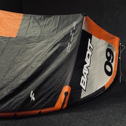 UŻYWANY LATAWIEC KITESURFINGOWY F-ONE BANDIT 17 TEC 9M2 WHITE/ ONYX