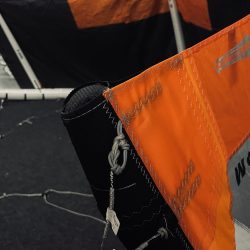 UŻYWANY LATAWIEC KITESURFINGOWY F-ONE BANDIT 17 TEC 9M2 WHITE/ ONYX