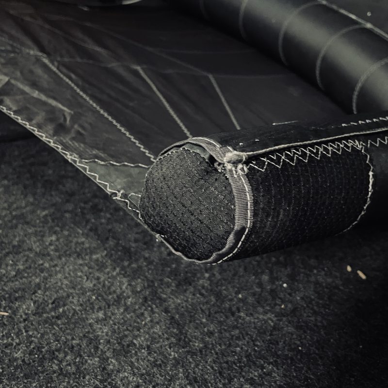 UŻYWANE SKRZYDŁO WINGFOIL F-ONE STRIKE V5 ALUULA 4m2 CZARNE