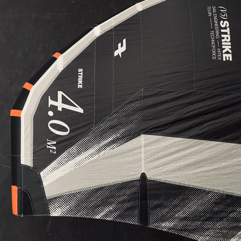 UŻYWANE SKRZYDŁO WINGFOIL F-ONE STRIKE V5 4 M2 CZARNE