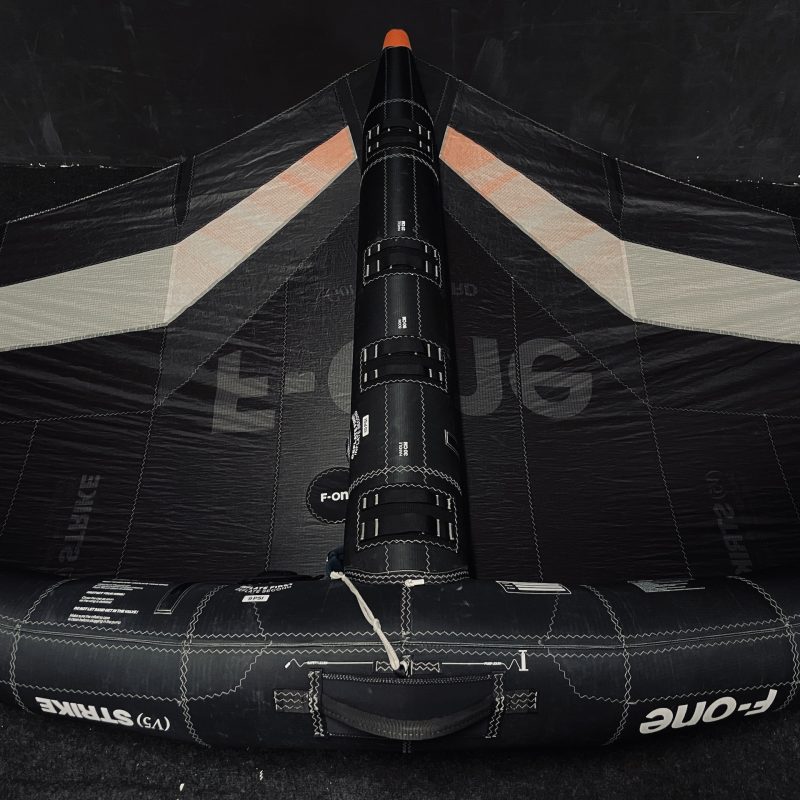 UŻYWANE SKRZYDŁO WINGFOIL F-ONE STRIKE V5 4 M2 CZARNE