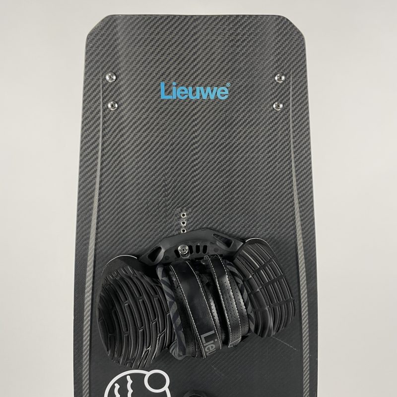 Używana Deska do kitesurfingu LIEUWE Falcon 139cm Niebieska