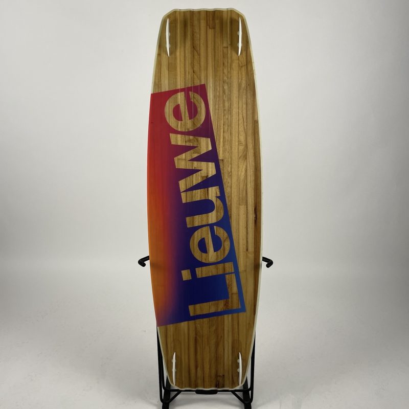 Używana Deska do kitesurfingu LIEUWE 136CM Shotgun Barwna